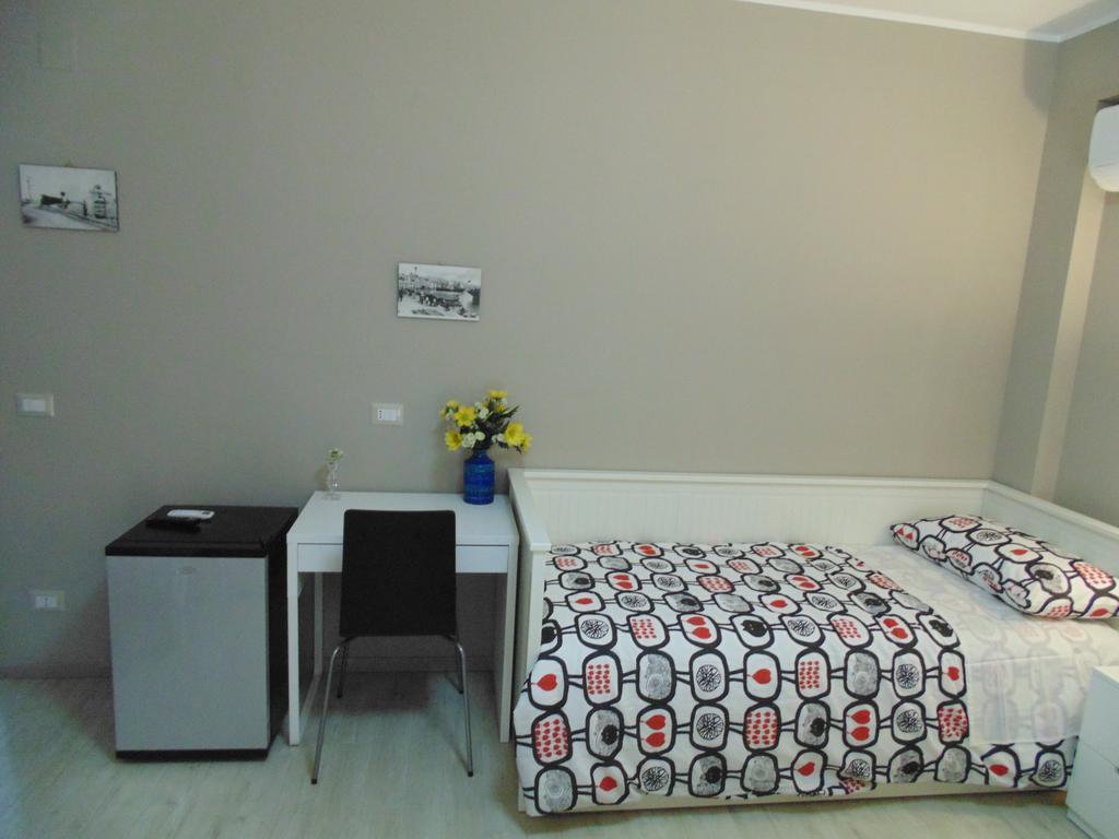 Attico Del Sole Bed & Breakfast Rometta Marea Cameră foto
