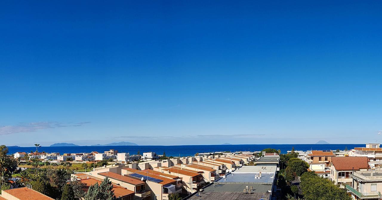 Attico Del Sole Bed & Breakfast Rometta Marea Exterior foto